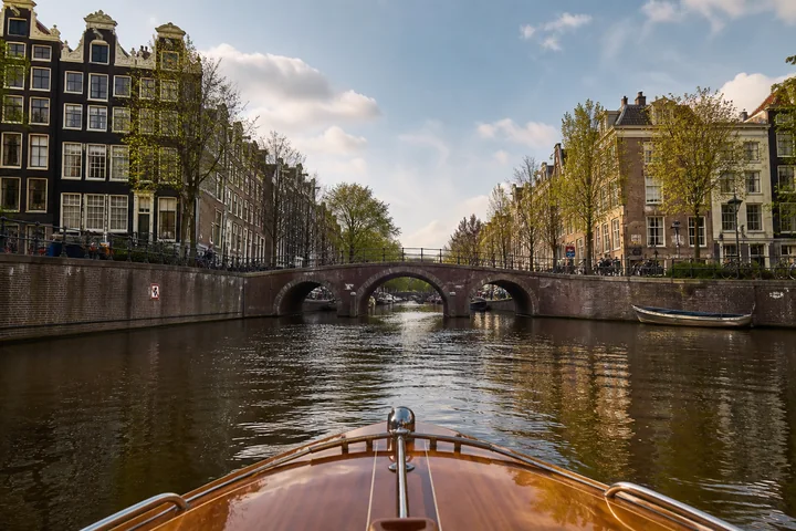 Canal Belt and Jordaan Walk experience in Amsterdam