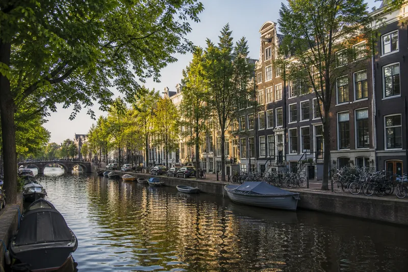 Canal Belt & Jordaan neighbourhood atmosphere in Amsterdam