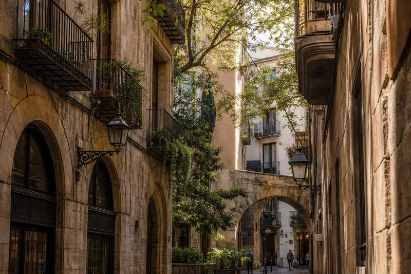 Gothic Quarter & El Born neighbourhood atmosphere in Barcelona