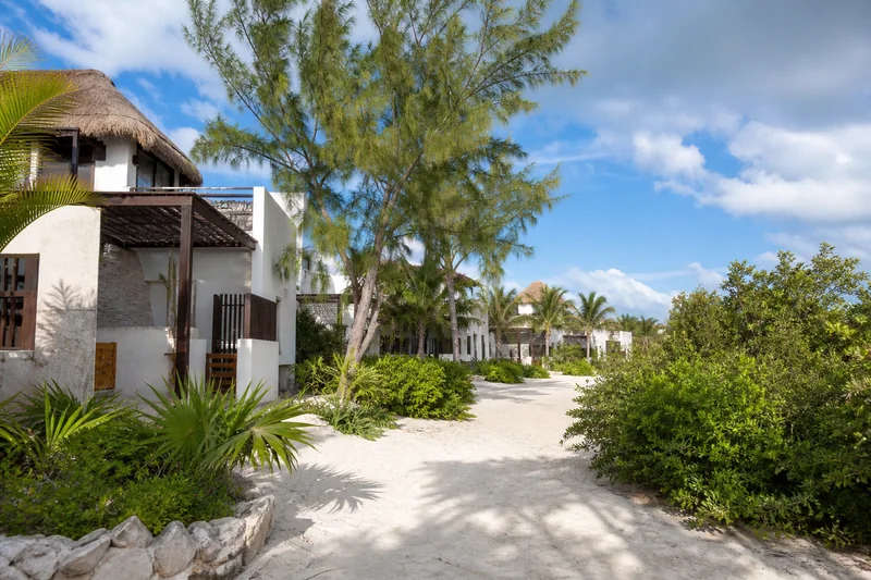 Costa Mujeres & Playa Mujeres neighbourhood atmosphere in Cancun