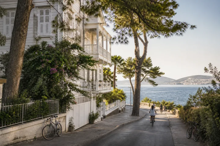 Princes’ Islands or Bosphorus Villages experience in Istanbul