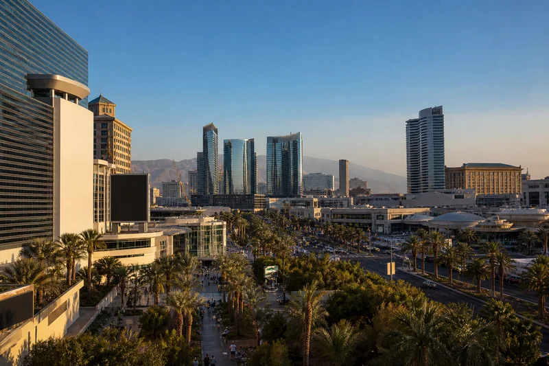 South Strip neighbourhood atmosphere in Las Vegas