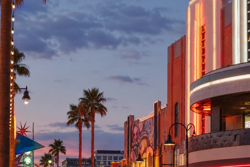 Downtown & Fremont neighbourhood atmosphere in Las Vegas