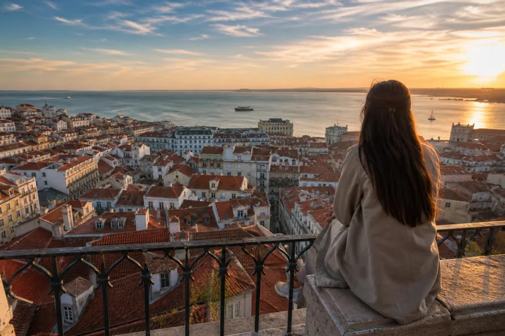 Baixa, Chiado and Lisbon Viewpoints experience in Lisbon