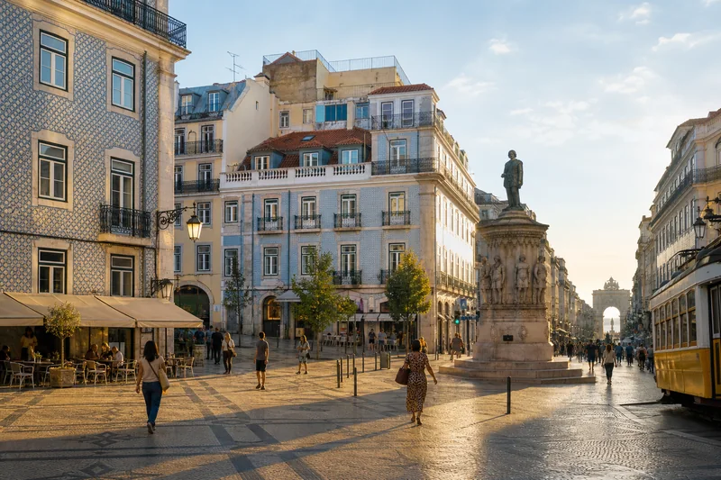 Baixa & Chiado neighbourhood atmosphere in Lisbon