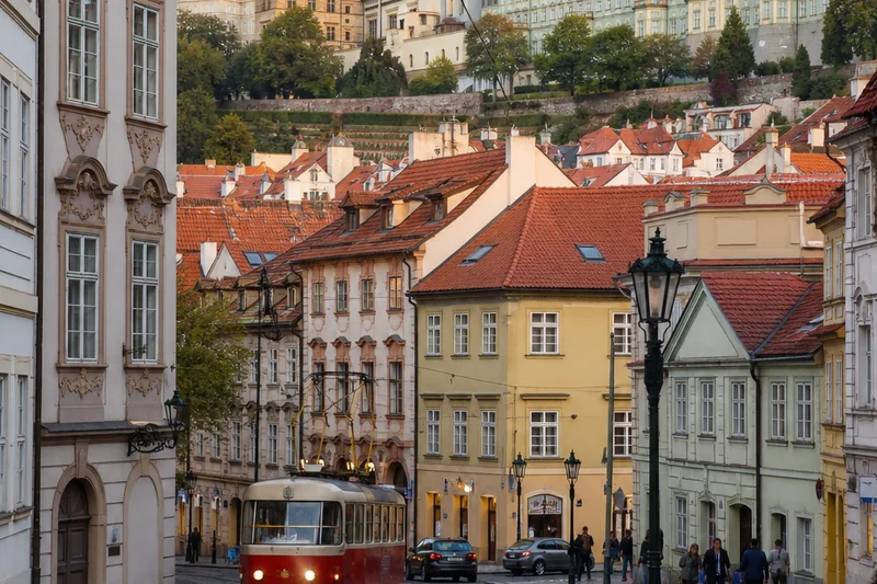 Malá Strana & Hradčany neighbourhood atmosphere in Prague